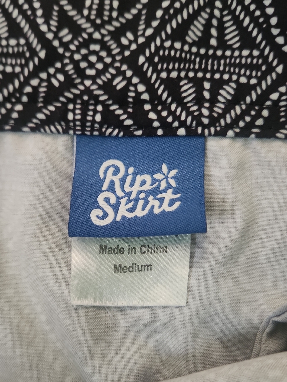 RipSkirt length 2 Black Pearl Batik size medium - Picture 2 of 6